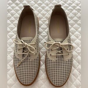 Cole Haan, Oxford look, espadrille style, flat shoes for summer.